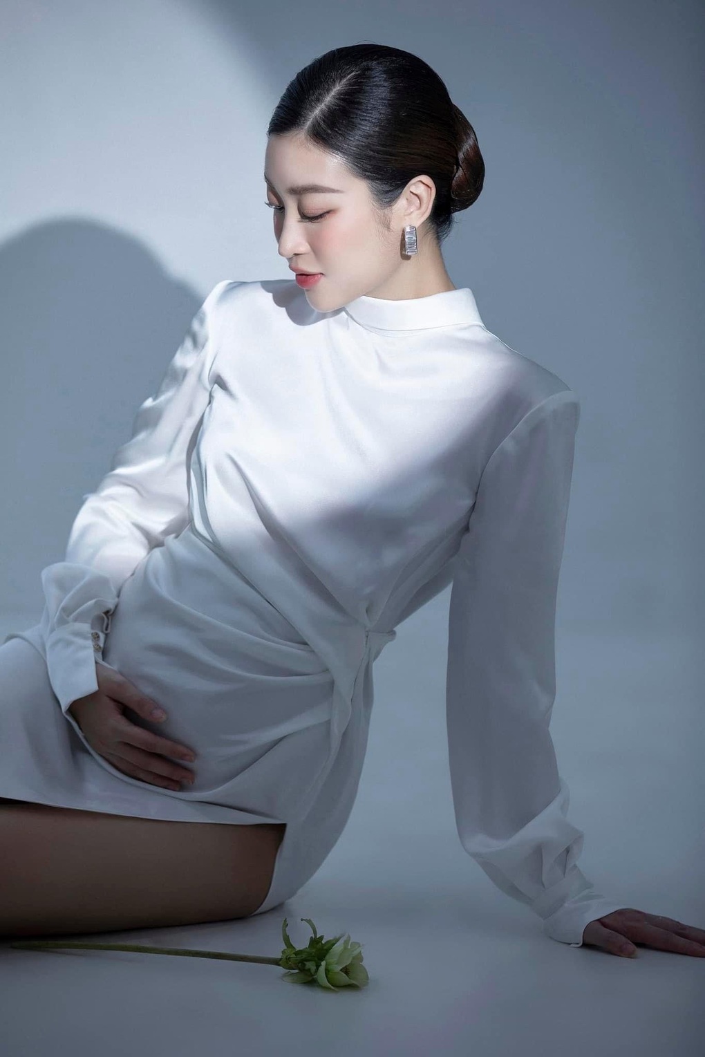Hoa hậu Đỗ Mỹ Linh lần đầu công khai ảnh mang bầu sau sinh-3