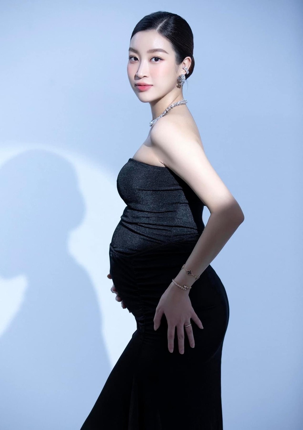 Hoa hậu Đỗ Mỹ Linh lần đầu công khai ảnh mang bầu sau sinh-5