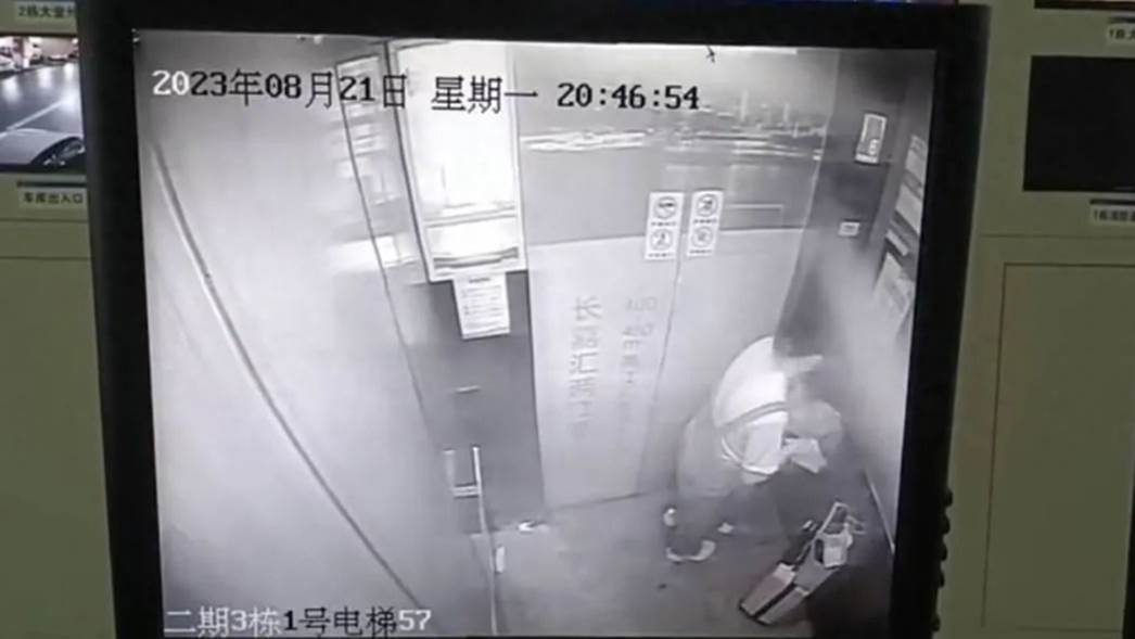 Nghi vấn cô gái sinh con trong thang máy rồi để vào thùng rác gây xôn xao-1