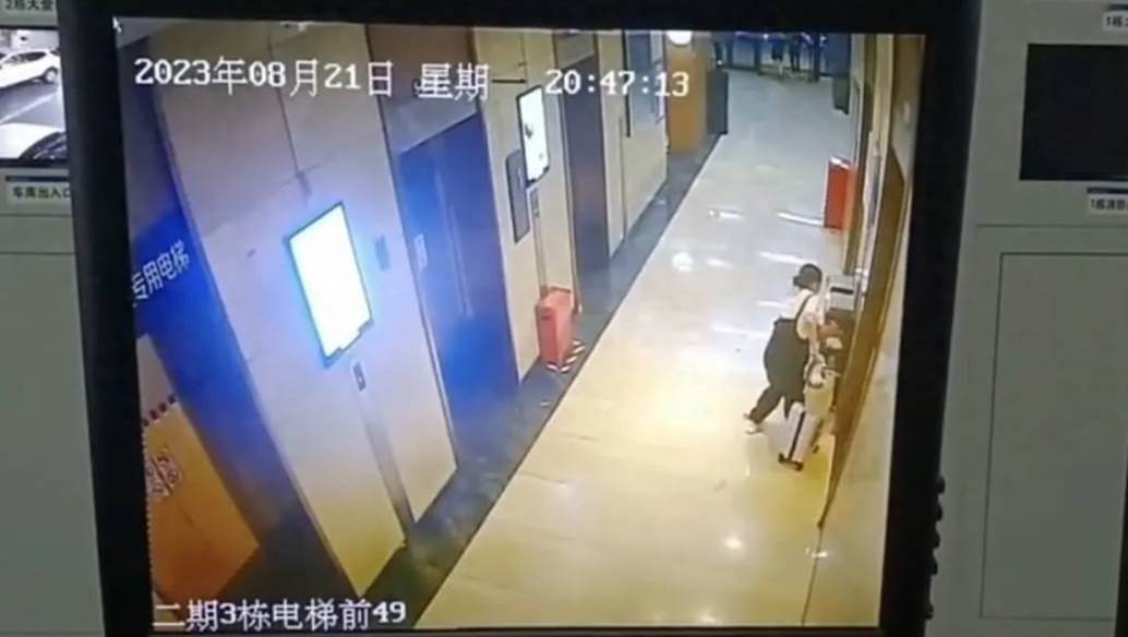 Nghi vấn cô gái sinh con trong thang máy rồi để vào thùng rác gây xôn xao-2