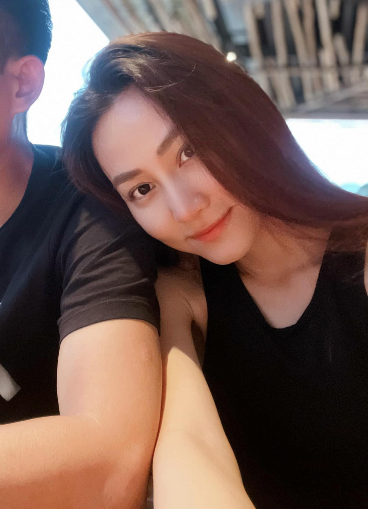 Ngân Khánh U40 vẫn đẹp như đôi mươi, hạnh phúc bên chồng đại gia dù 8 năm chưa sinh con-5