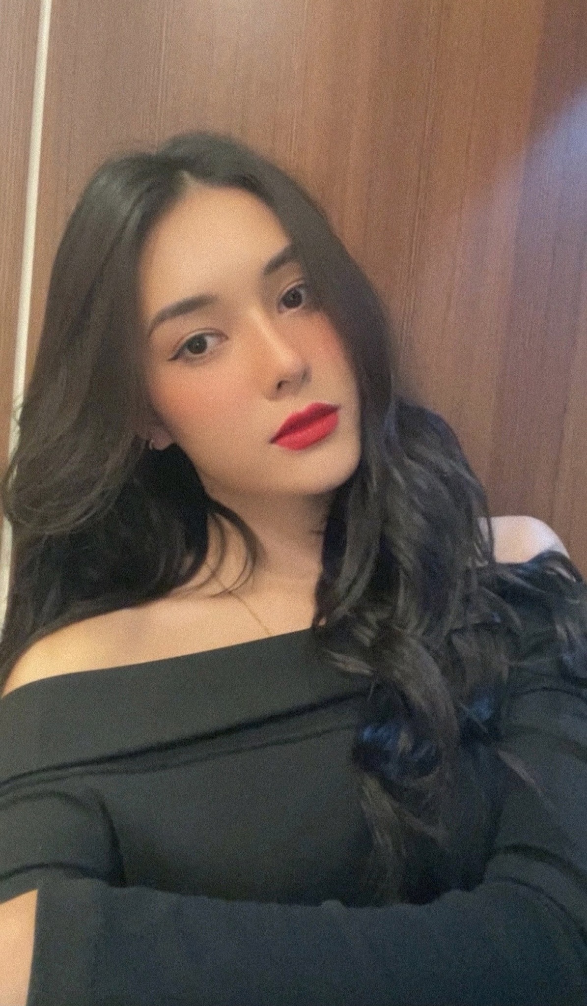Á hậu Hồng Hạnh của Miss Grand Vietnam 2023: Sửa mũi, nhấn mí, tiêm filler để có nhan sắc chuẩn beauty queen-11