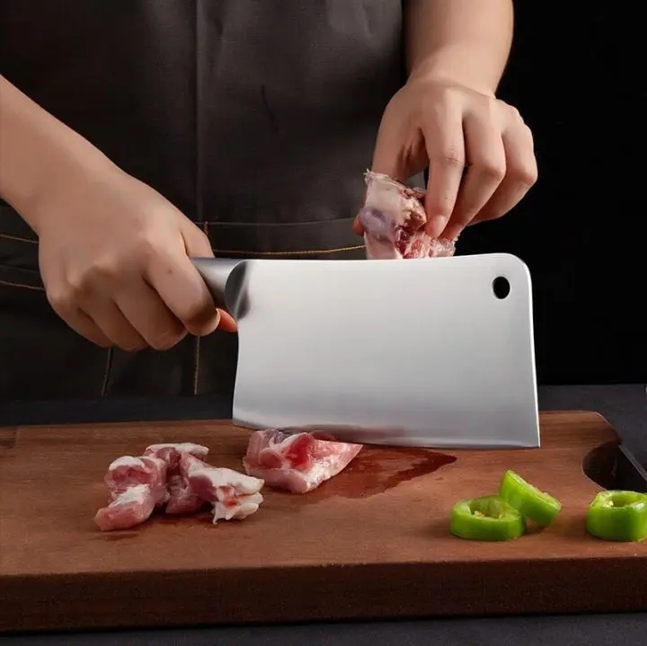 Lỗ tròn trên thân dao dùng để làm gì?-2