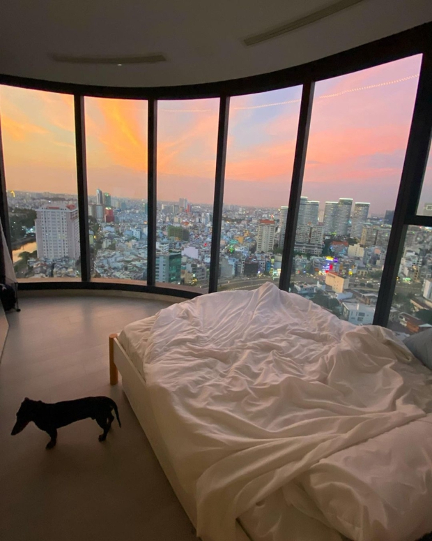 Hơn 94 triệu lượt xem chiếc” phòng ngủ tường kính view khủng ngắm Bitexco, danh tính chủ nhân gây bất ngờ-3