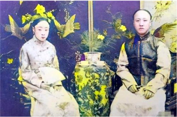 Ảnh hiếm gia đình hoàng đế nhà Thanh: Lộ em gái xinh như minh tinh trong trang phục thời thượng-2