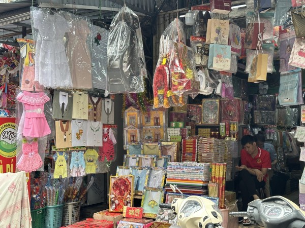 Được khuyến cáo, thị trường vàng mã giảm nhiệt-2