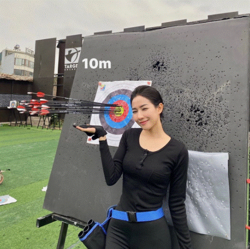 Hot boy Đội tuyển Việt Nam công khai hẹn hò bạn gái đa tài-5