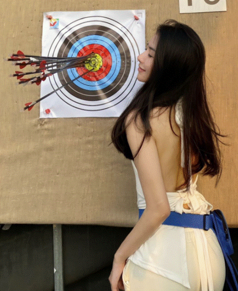 Hot boy Đội tuyển Việt Nam công khai hẹn hò bạn gái đa tài-7