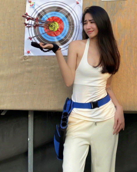 Hot boy Đội tuyển Việt Nam công khai hẹn hò bạn gái đa tài-8