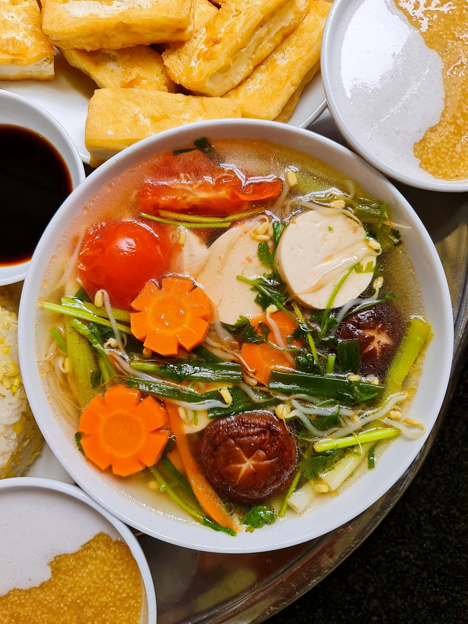 Bí quyết nấu mâm cơm chay cúng rằm tháng 7 nhanh gọn, dễ làm-4