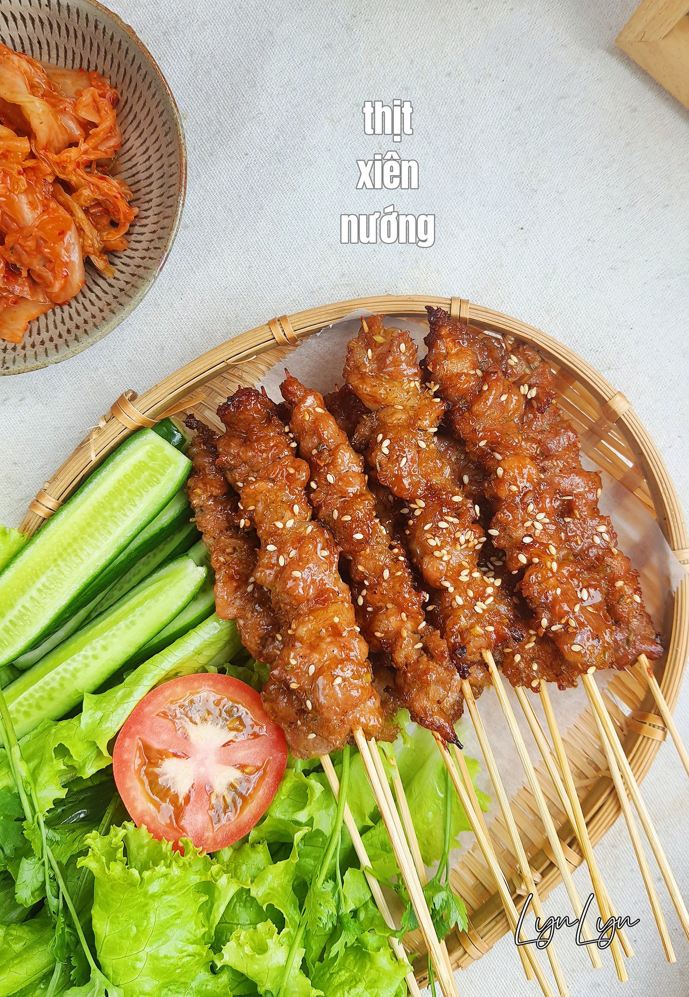 Mách bạn cách làm thịt xiên nướng mềm thơm hấp dẫn, không khói dầu, nóng nực, bụi bặm-1