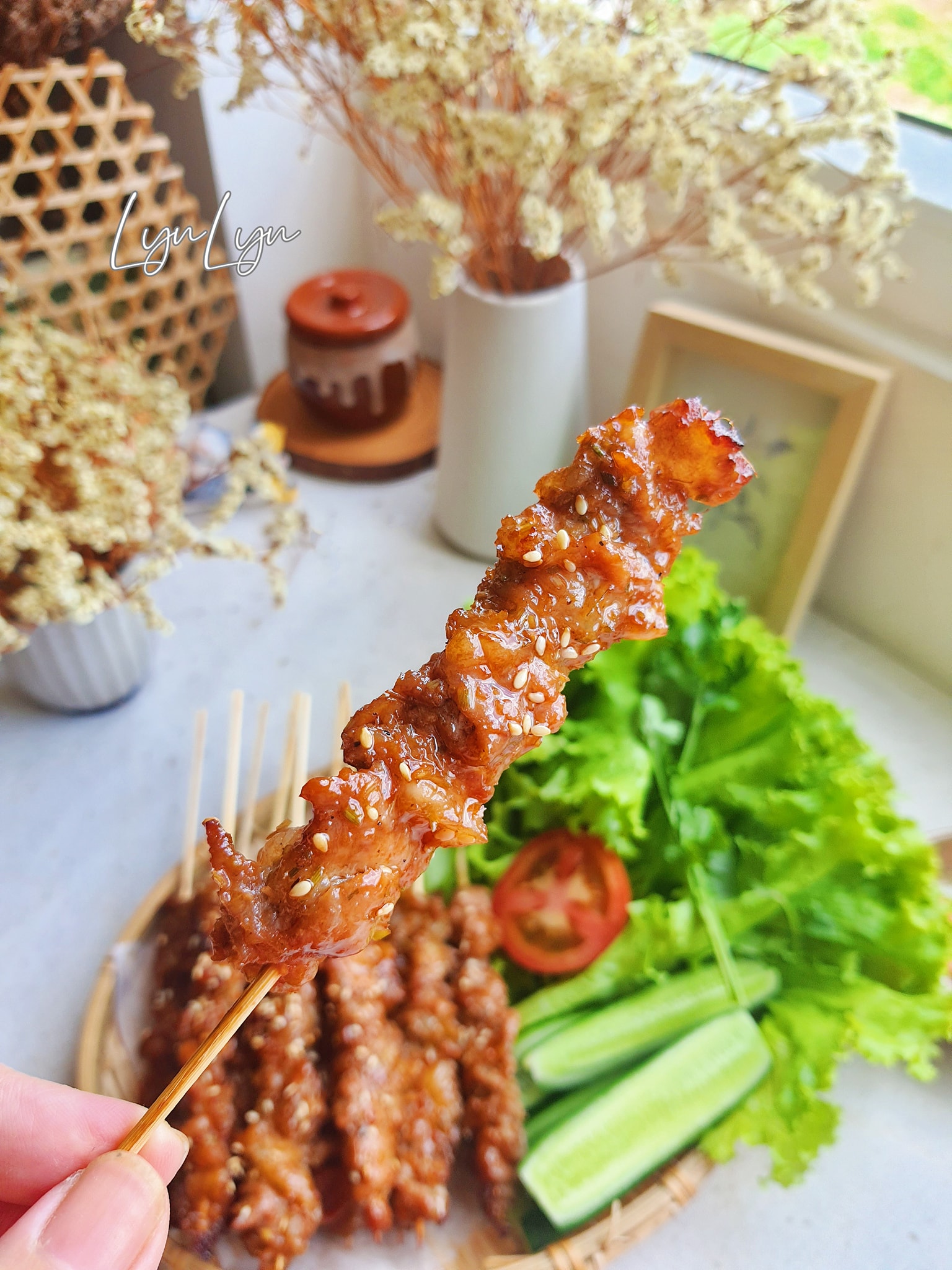 Mách bạn cách làm thịt xiên nướng mềm thơm hấp dẫn, không khói dầu, nóng nực, bụi bặm-4