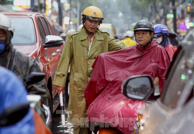 Nam bộ mưa lớn gia tăng, đề phòng thời tiết cực đoan-1