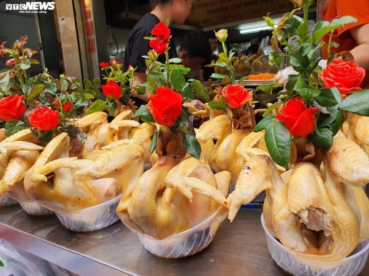 Đủ món hàng bắt mắt tại chợ nhà giàu Hà Nội ngày Rằm tháng Bảy-1