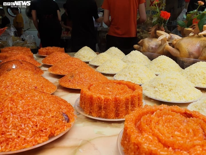 Đủ món hàng bắt mắt tại chợ nhà giàu Hà Nội ngày Rằm tháng Bảy-7
