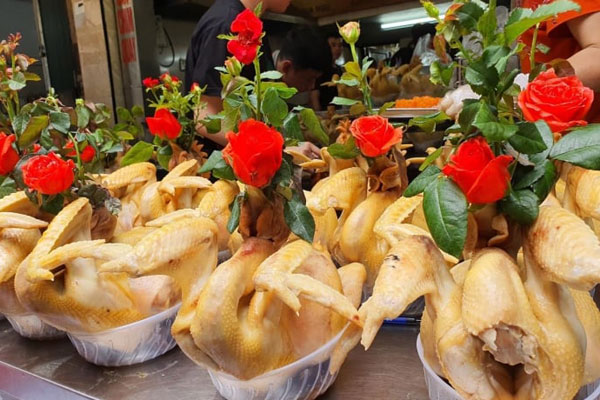 Chi cả triệu đồng mua mâm xôi lạ về cúng rằm, gia chủ không nỡ ăn vì lí do này-3