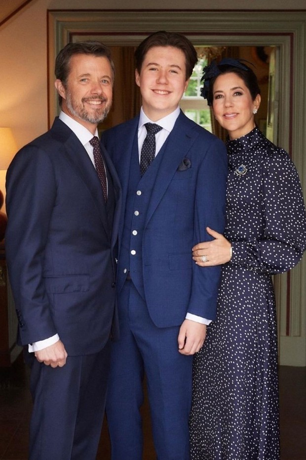 Người thừa kế ngai vàng trẻ tuổi của hoàng gia thế giới-9