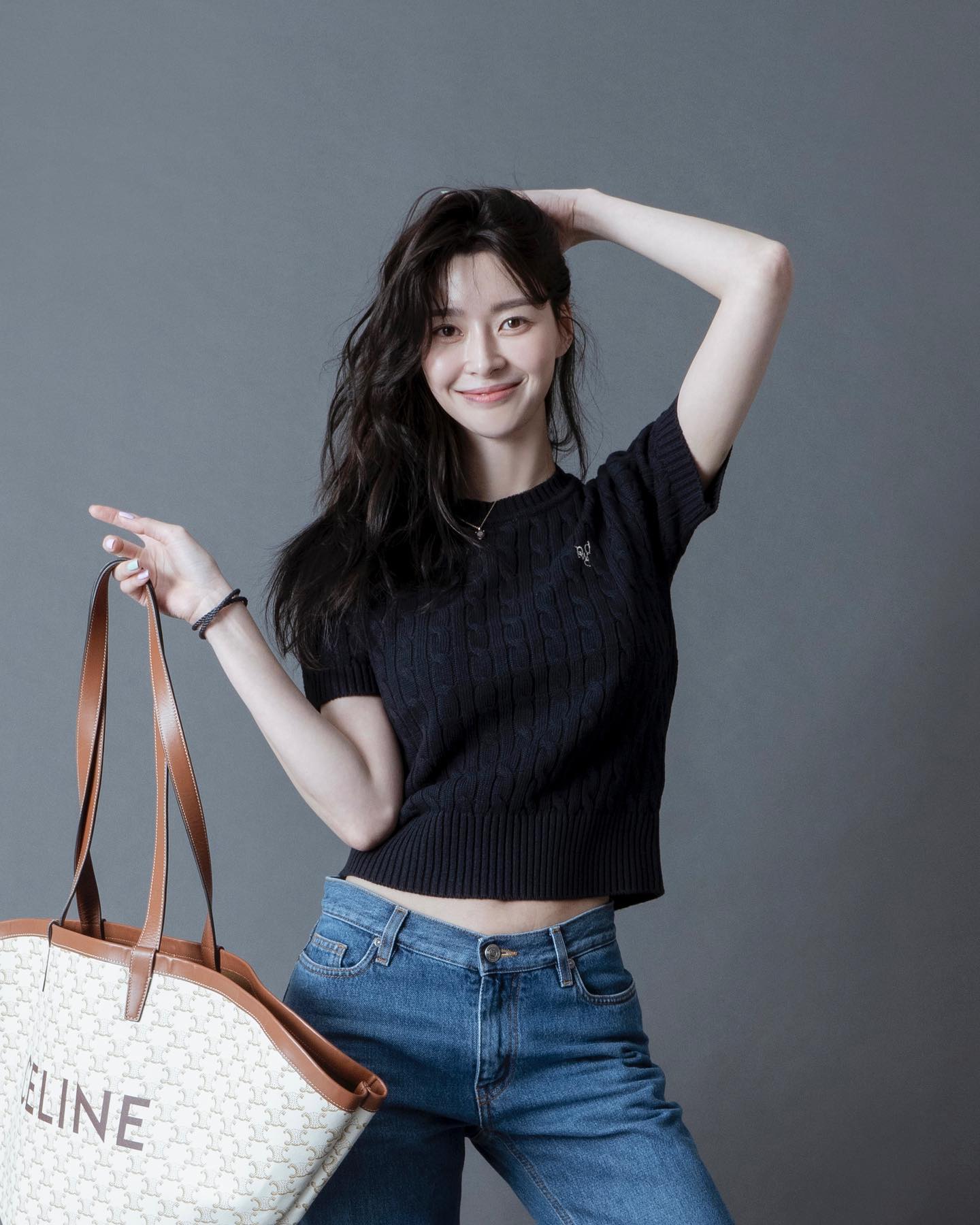 Nữ phụ 32 tuổi của phim Tầng lớp Itaewon gợi ý 10 set đồ trẻ hóa phong cách-10