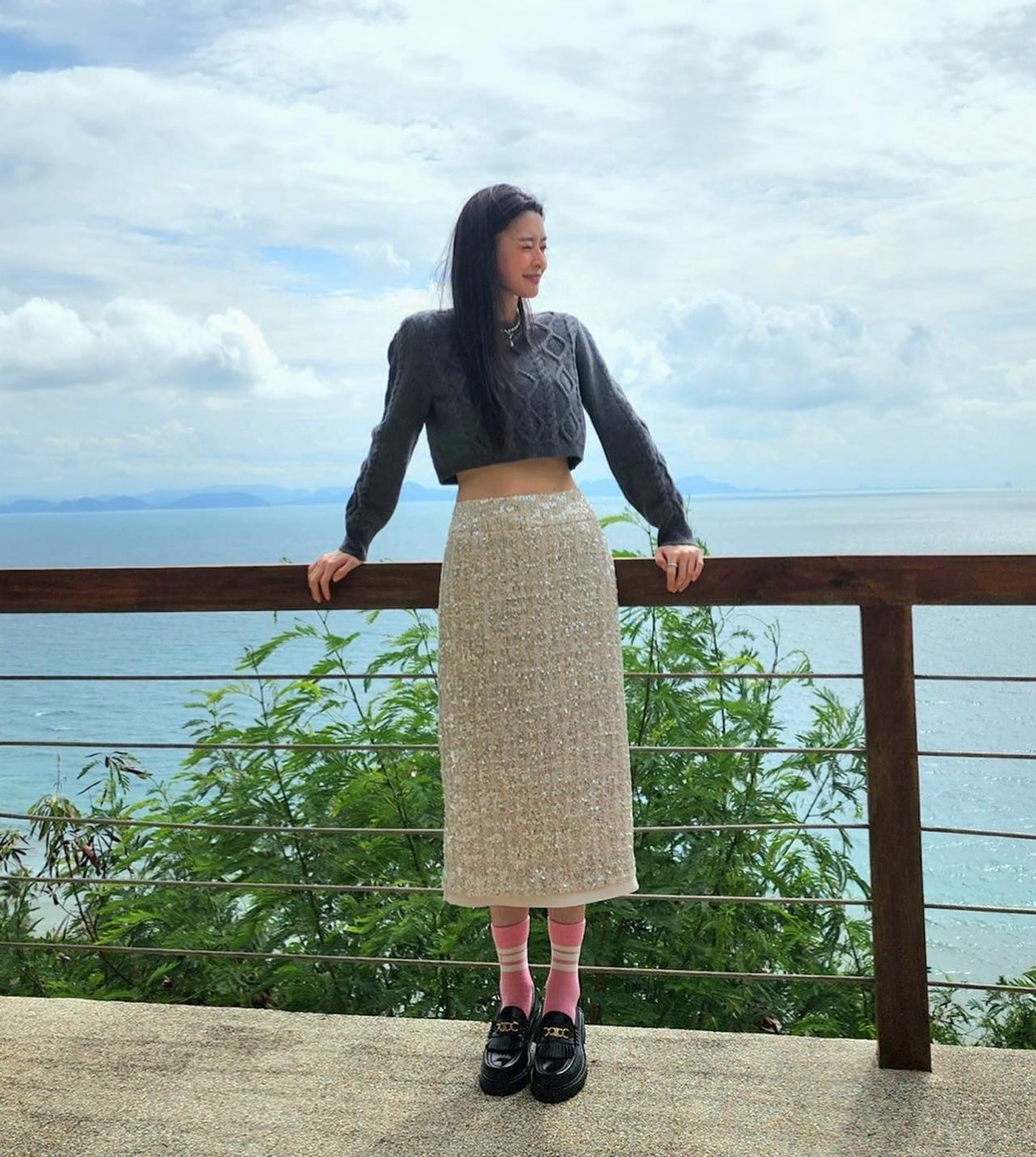 Nữ phụ 32 tuổi của phim Tầng lớp Itaewon gợi ý 10 set đồ trẻ hóa phong cách-8