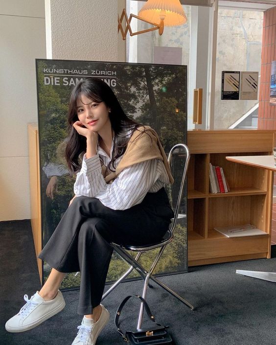 5 cách diện sơ mi giúp nàng công sở sang chảnh hơn khi Thu về-9