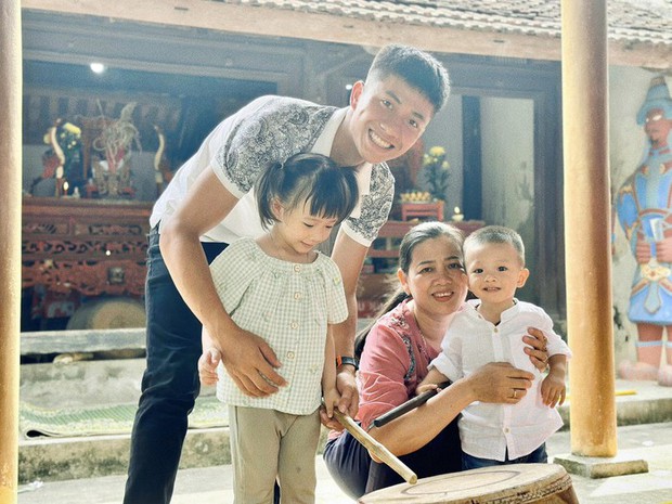 Gia đình Quang Hải, Văn Hậu tụ tập liên hoan, Văn Đức đưa con về quê ăn Rằm tháng 7-6