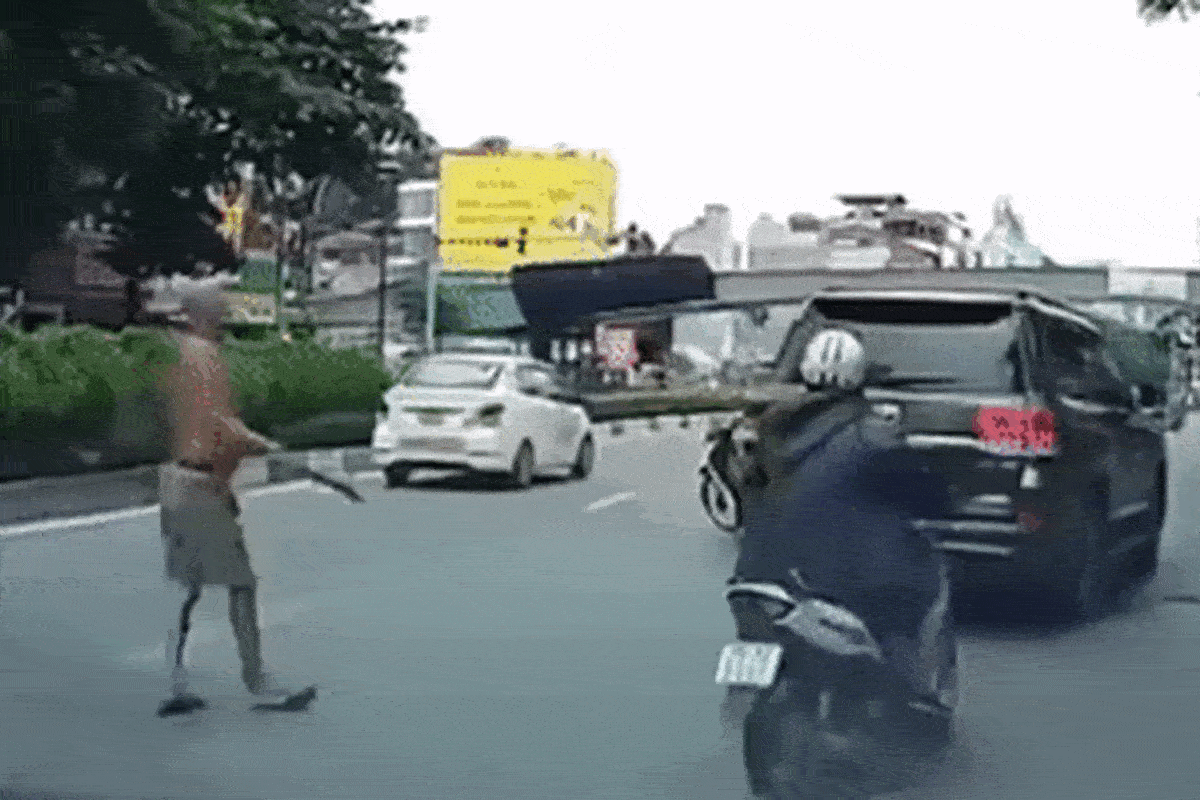 Bắt giữ tiểu lý phi đao trên đường phố Hà Nội-1