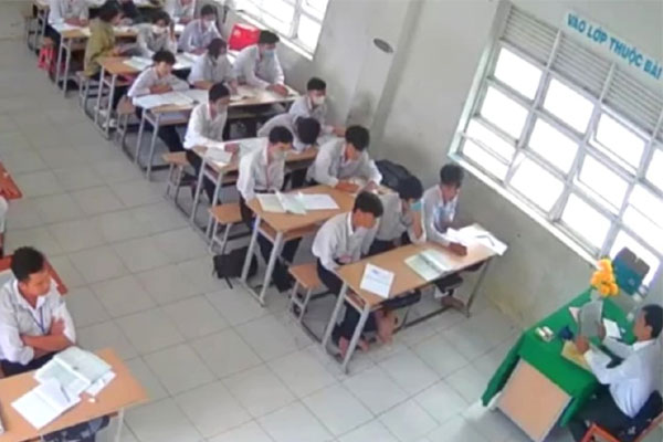 Thầy giáo nói học sinh đầu trâu, đầu chó bị xử lý ra sao?-1