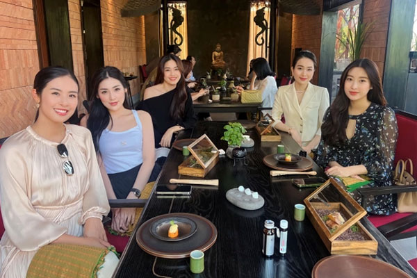 Sau 2 tháng sinh con, Hoa hậu Đỗ Mỹ Linh lần đầu công khai cận gương mặt ái nữ-5