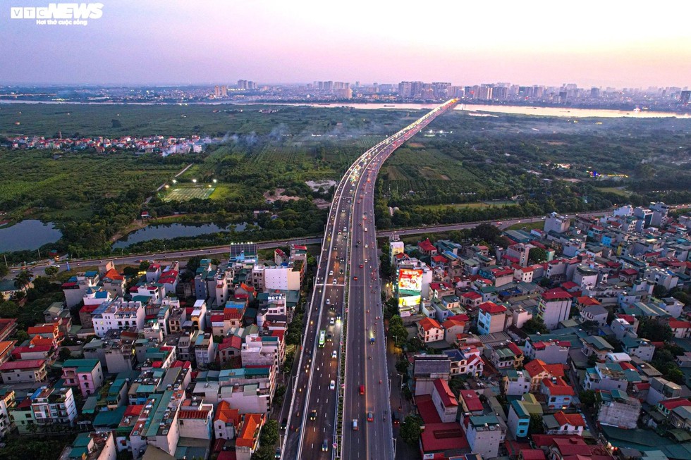 Cầu Vĩnh Tuy hết cảnh ùn tắc giờ cao điểm-1