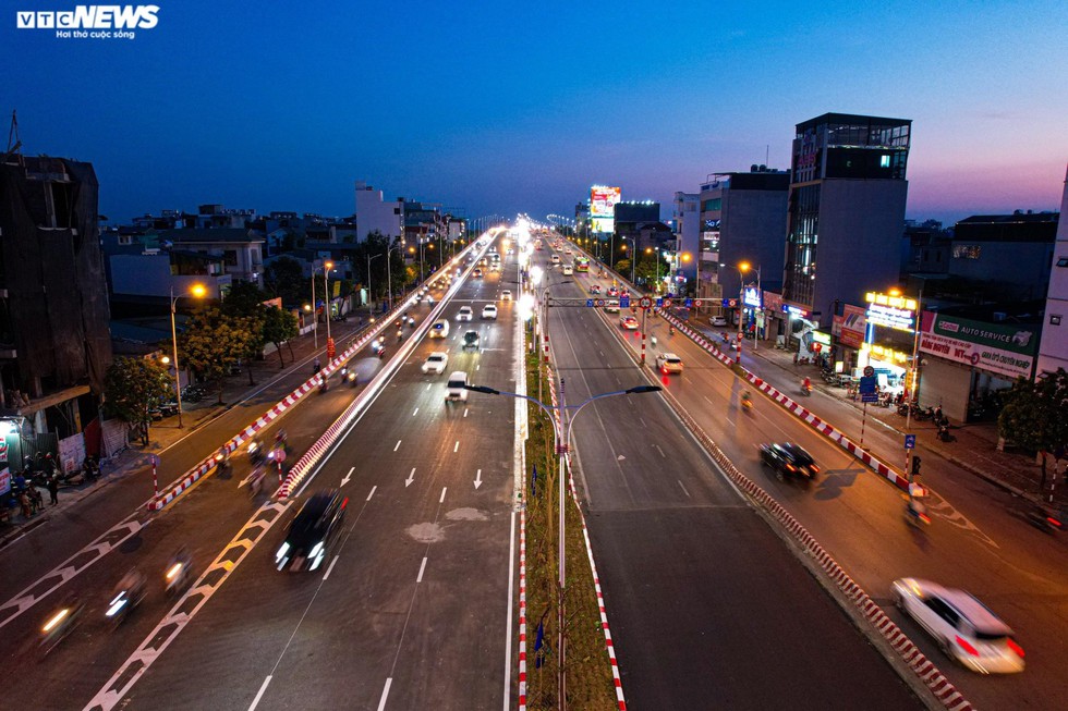 Cầu Vĩnh Tuy hết cảnh ùn tắc giờ cao điểm-3