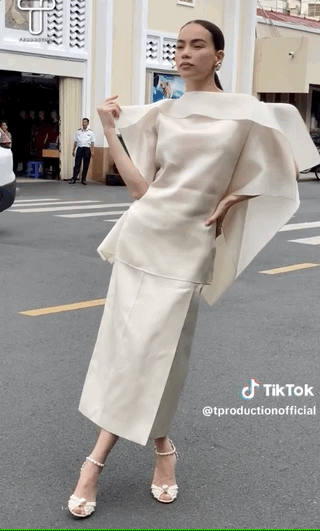 Cam thường zoom cận nhan sắc Hà Hồ trên phố, để lộ khoảnh khắc khó chịu ra mặt-1