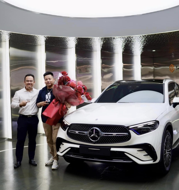 Khoa Pug vừa từ Mỹ về đã tậu Mẹc, chiều cao ngày ấy - bây giờ lọt tầm ngắm netizen-1