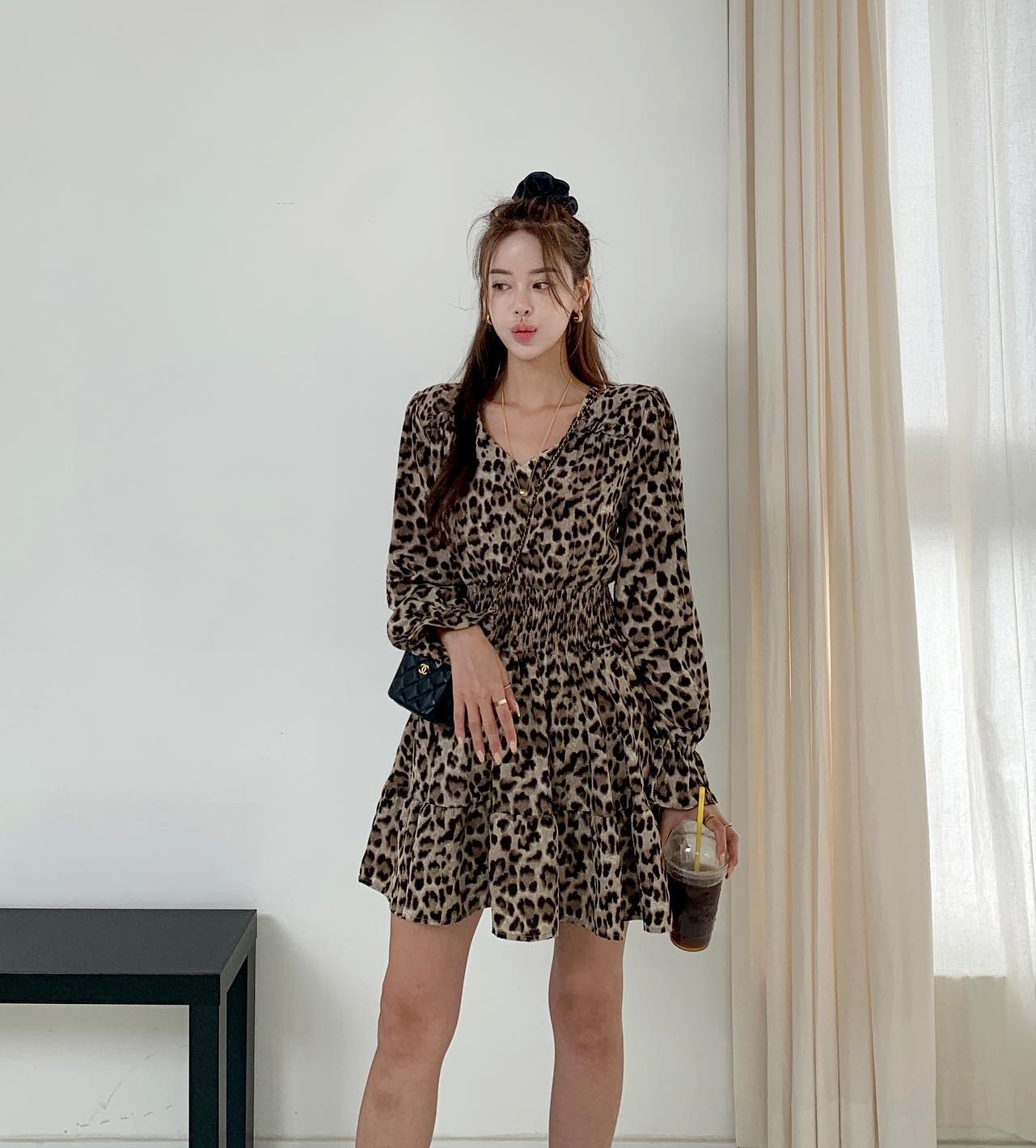 10 cách diện váy họa tiết nổi bật và tinh tế trong mùa thu-2