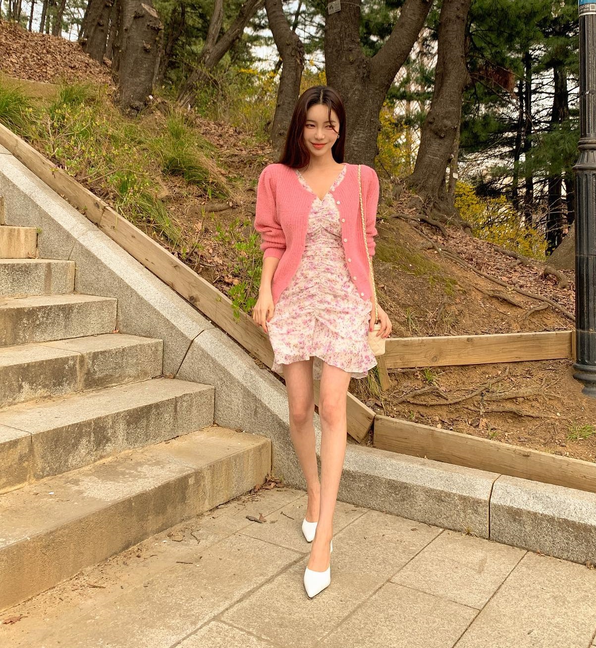 10 cách diện váy họa tiết nổi bật và tinh tế trong mùa thu-9