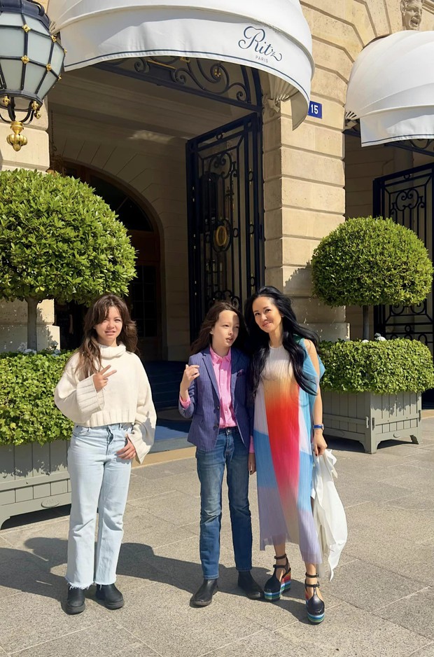 Ngoại hình tuổi 11 của cặp sinh đôi nhà diva Hồng Nhung: Con gái cao lớn hơn mẹ, con trai thích nuôi tóc dài-1