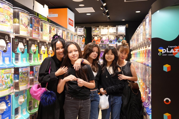 Ngoại hình tuổi 11 của cặp sinh đôi nhà diva Hồng Nhung: Con gái cao lớn hơn mẹ, con trai thích nuôi tóc dài-5