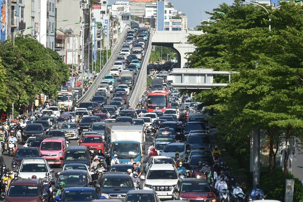 Người dân thủ đô nhích từng chút trên đường trong ngày làm việc cuối cùng trước kỳ nghỉ lễ 2/9-4