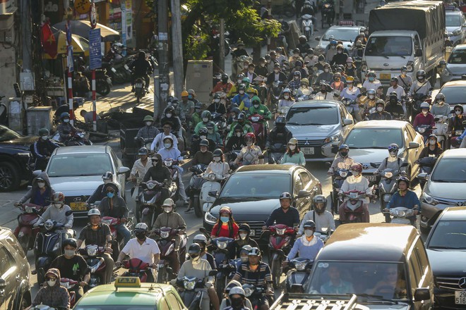 Người dân thủ đô nhích từng chút trên đường trong ngày làm việc cuối cùng trước kỳ nghỉ lễ 2/9-6