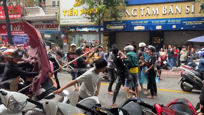 Kinh hoàng hình ảnh giật cô hồn tại TP HCM-4