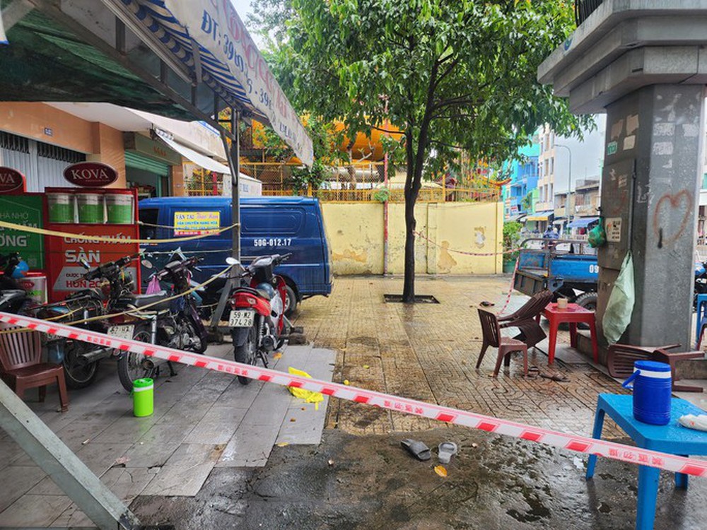 Chủ nhà ở TP HCM bị nhóm giật cô hồn chém bị thương-1