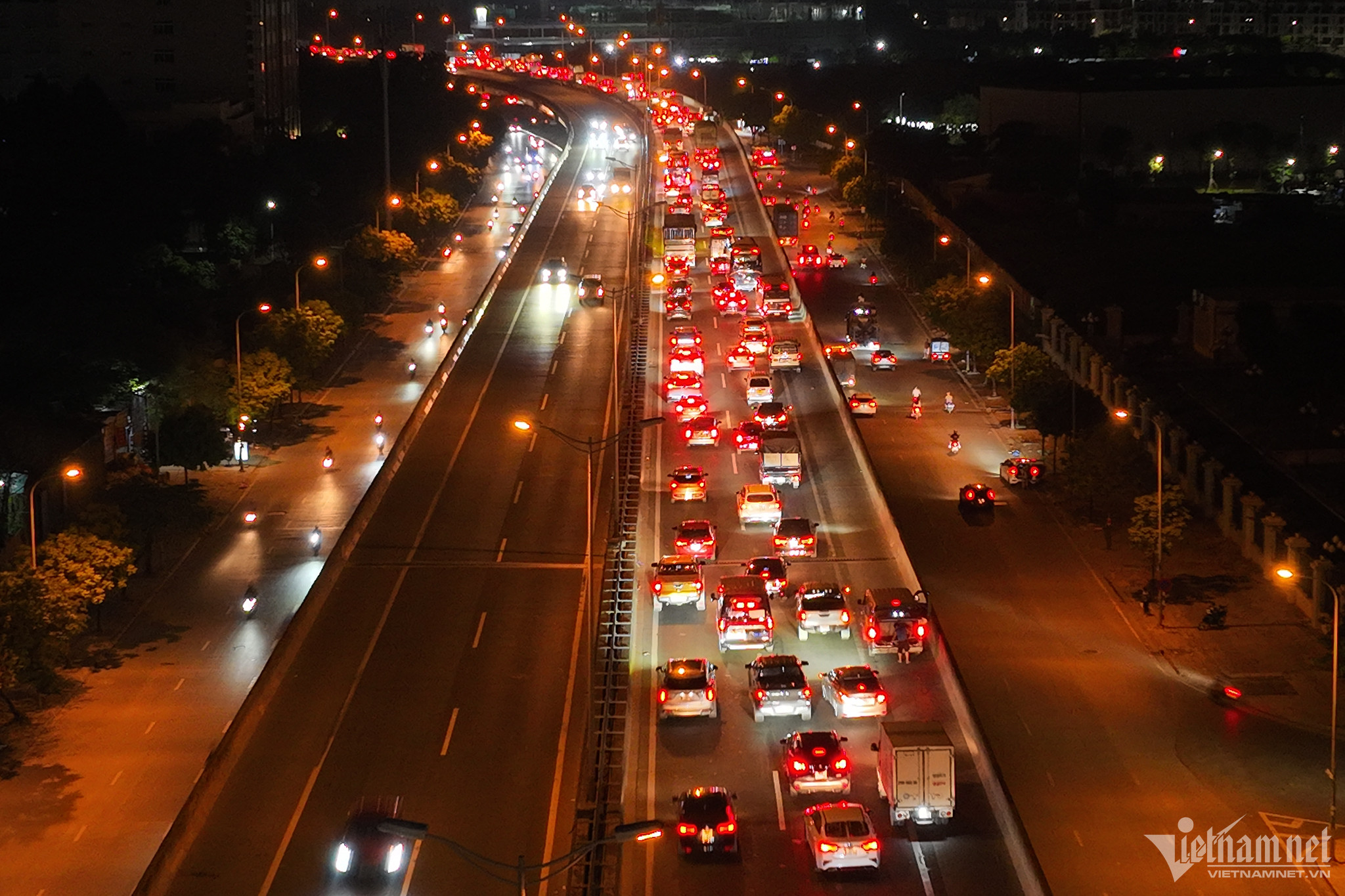 Người dân về quê nghỉ lễ 2/9 trong đêm, Vành đai 3 Hà Nội ùn tắc kéo dài-2