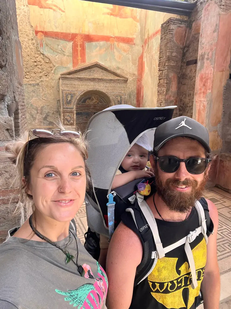 Em bé 11 tháng chu du 23 quốc gia trên thế giới trong chưa đầy một năm-5