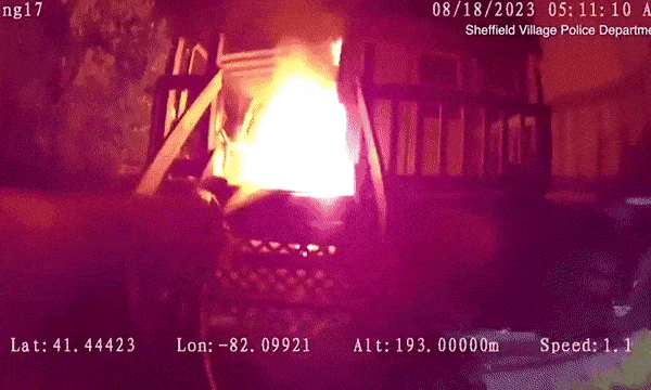 Đi tuần lúc 5h sáng, anh cảnh sát cứu mạng gia chủ trong đám cháy-1