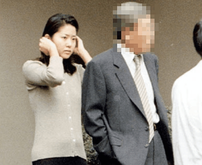Go Hyun Jung khoe vẻ quyến rũ ở tuổi 52, khác hẳn hình ảnh nàng dâu bị gia tộc Samsung ruồng bỏ” năm nào-4
