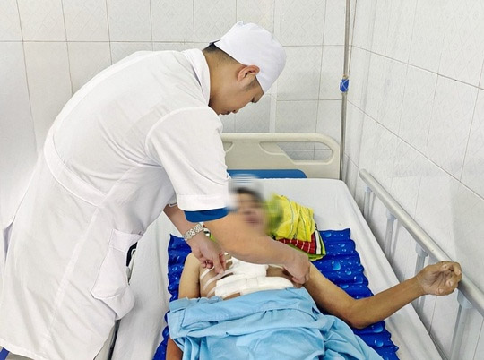 Người đàn ông bị trâu húc vỡ tim-1