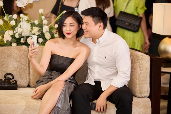 Salim nắm tài chính sau khi lấy chồng thiếu gia, cười cả ngày vì anh xã cứ sơ hở là tiểu phẩm”-4