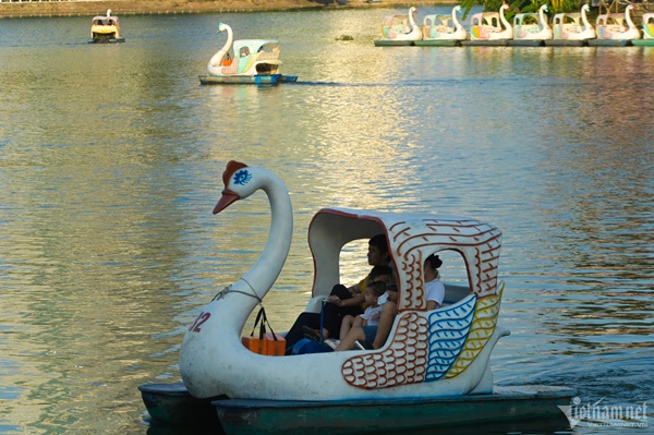 Phố phường Hà Nội thanh bình ngày nghỉ lễ Quốc khánh-9