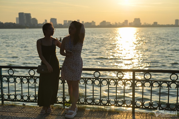 Phố phường Hà Nội thanh bình ngày nghỉ lễ Quốc khánh-13