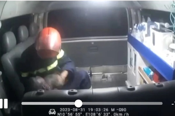 Đề nghị công nhận liệt sĩ đối với người đàn ông lao vào đám cháy cứu hàng xóm tại Phan Thiết-2