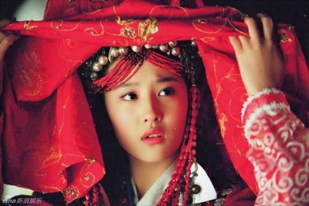 Mỹ nhân kỳ lạ nhất quyết lấy người ăn mày trên đường làm chồng, không ngờ trở thành hoàng hậu-3